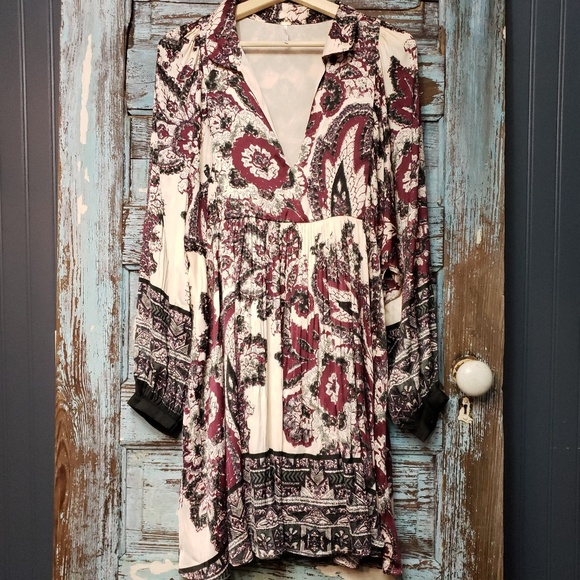 Free People Dresses & Skirts - Free People Boho V-Neck Dress Size Large